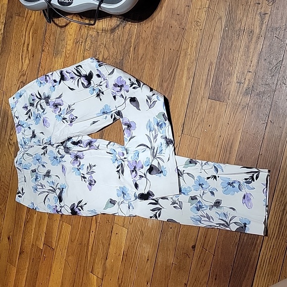 Calvin klein long pants 🌼🪻💐 floral color size 6 99 cotton 2% spandex - Picture 4 of 16